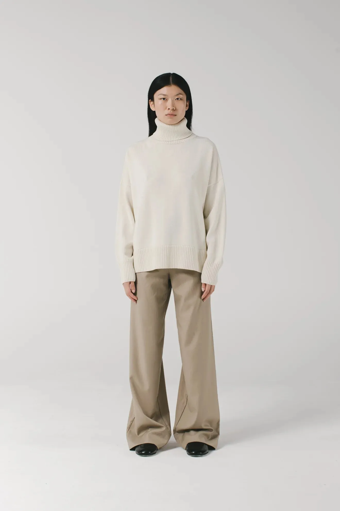 Heavy Turtle Neck Knit  Cream