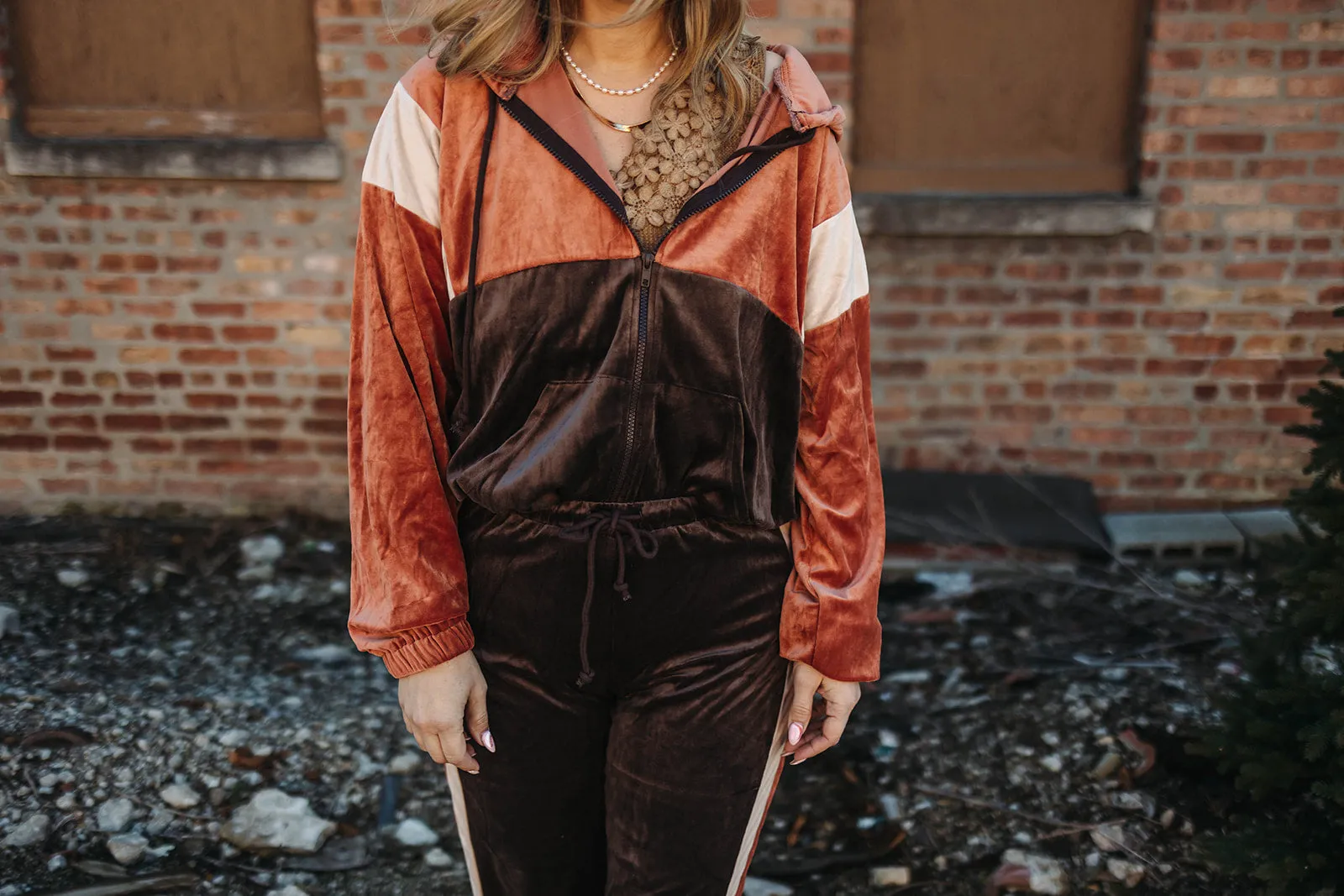 missy velour joggers in mocha